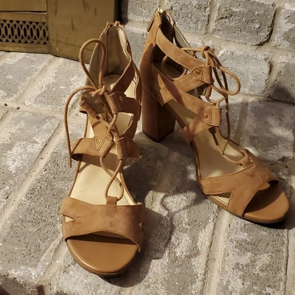Francescas Shoes Womens Heels Size 8 Emilia Tans Heels Lace Up